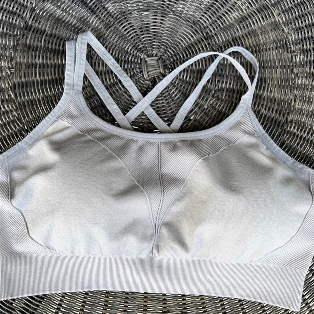 Soma Seamless Strappy Sports Bra M Grey